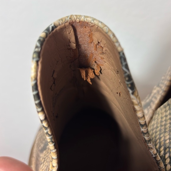 VINCE CAMUTO VC GIGIETTA SNEAKESKIN WOMEN BOOTS SIZE 6 NO BOX - Picture 7 of 8